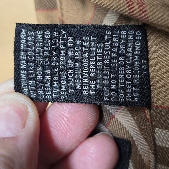 {Van Heusen} Men's Nova Check Plaid Button-down Shirt - Size XL - Picture 13 of 14